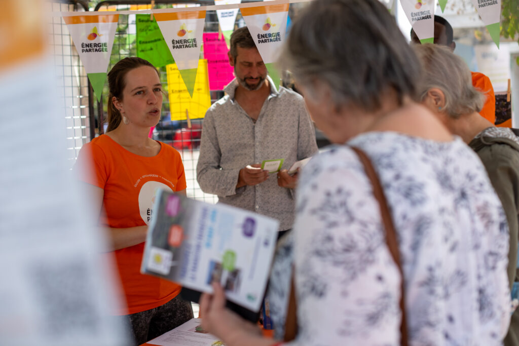 060626 10 43 52 stand energies partagees dijon 9465 [bd] © ludovic godard